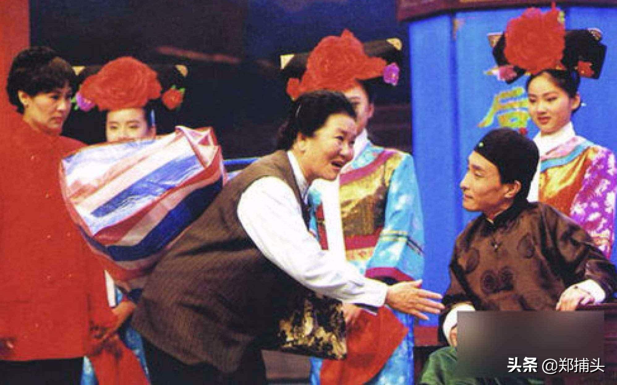 巩汉林小品有哪些-小品《走四方》里巩汉林唱“您看这道菜群英荟萃,要您老八十一点都不贵…”根据什么歌改编? 巩汉林小品有哪些-小品《走四方》里巩汉林唱“您看这道菜群英荟萃,要您老八十一点都不贵…”根据什么歌改编?