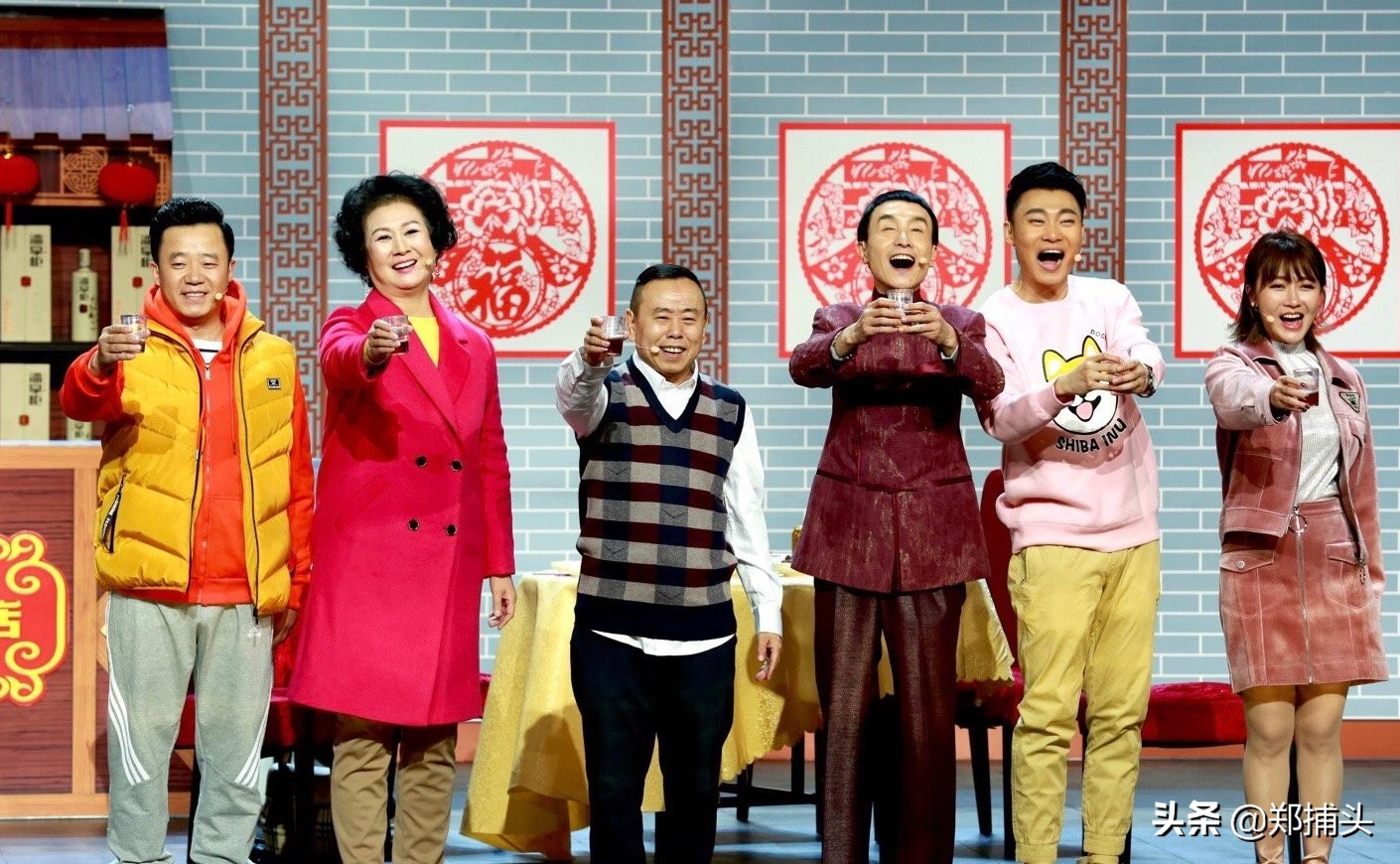 巩汉林小品有哪些-小品《走四方》里巩汉林唱“您看这道菜群英荟萃,要您老八十一点都不贵…”根据什么歌改编? 巩汉林小品有哪些-小品《走四方》里巩汉林唱“您看这道菜群英荟萃,要您老八十一点都不贵…”根据什么歌改编?