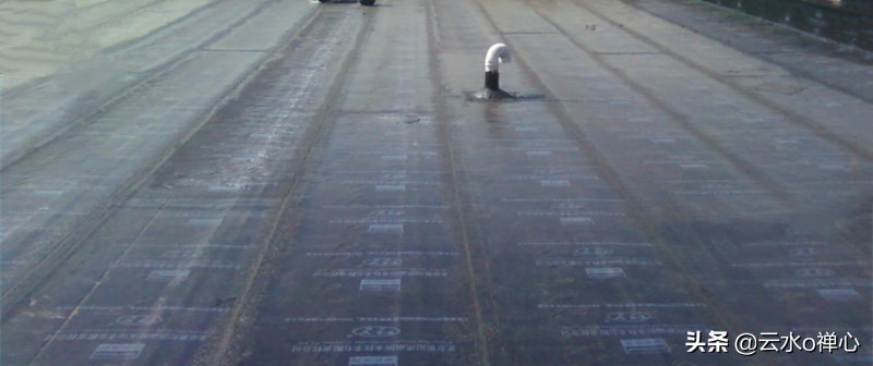 屋顶装修视频教程-屋顶太高怎么装修显的不太空？