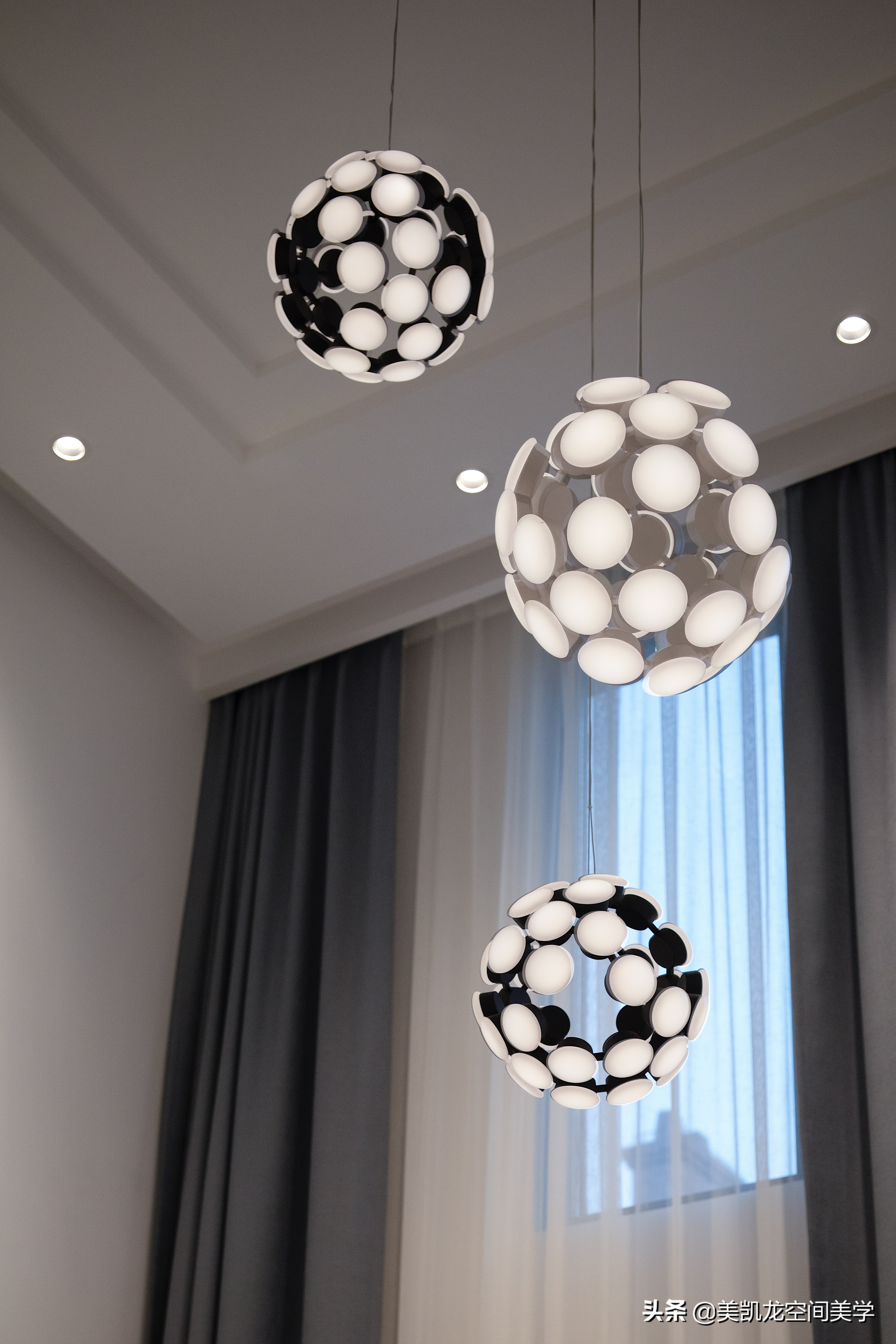 大宅装修效果图-农村的两层小别墅怎么装修好?客厅全屋贴瓷砖,电视背景墙该怎么设计? 大宅装修效果图-农村的两层小别墅怎么装修好?客厅全屋贴瓷砖,电视背景墙该怎么设计?