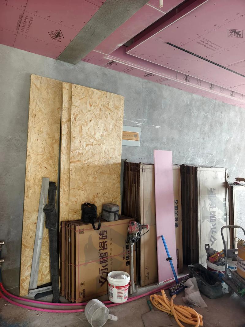 聊聊装修-现在什么技术工作好?木工,瓦工一天多少钱?