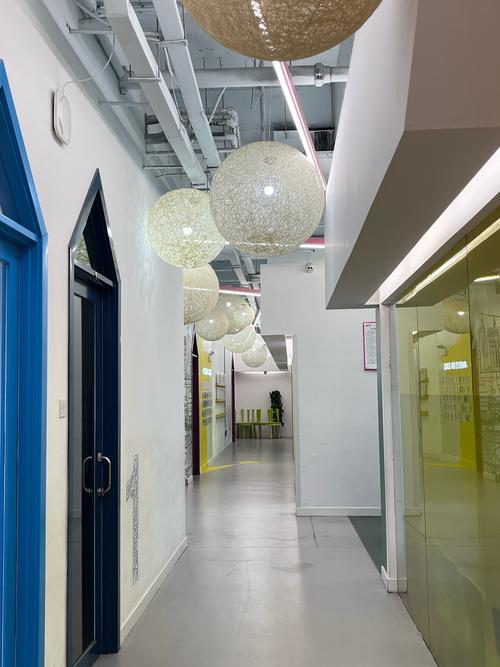 公司装修 英文-装修房子用英语怎么说?